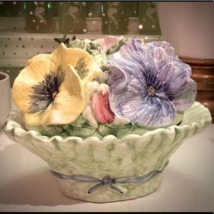 Italian San Marco Nove Lidded Pansy Dish